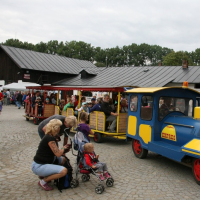 2012-09-11-07-41-42-narozeniny-vodnika-slamy-14.jpg