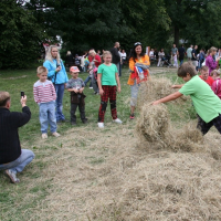 2012-09-11-07-41-42-narozeniny-vodnika-slamy-20.jpg